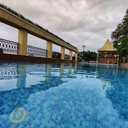 Misty Meadows, Lonavala Hotel Kültér fotó