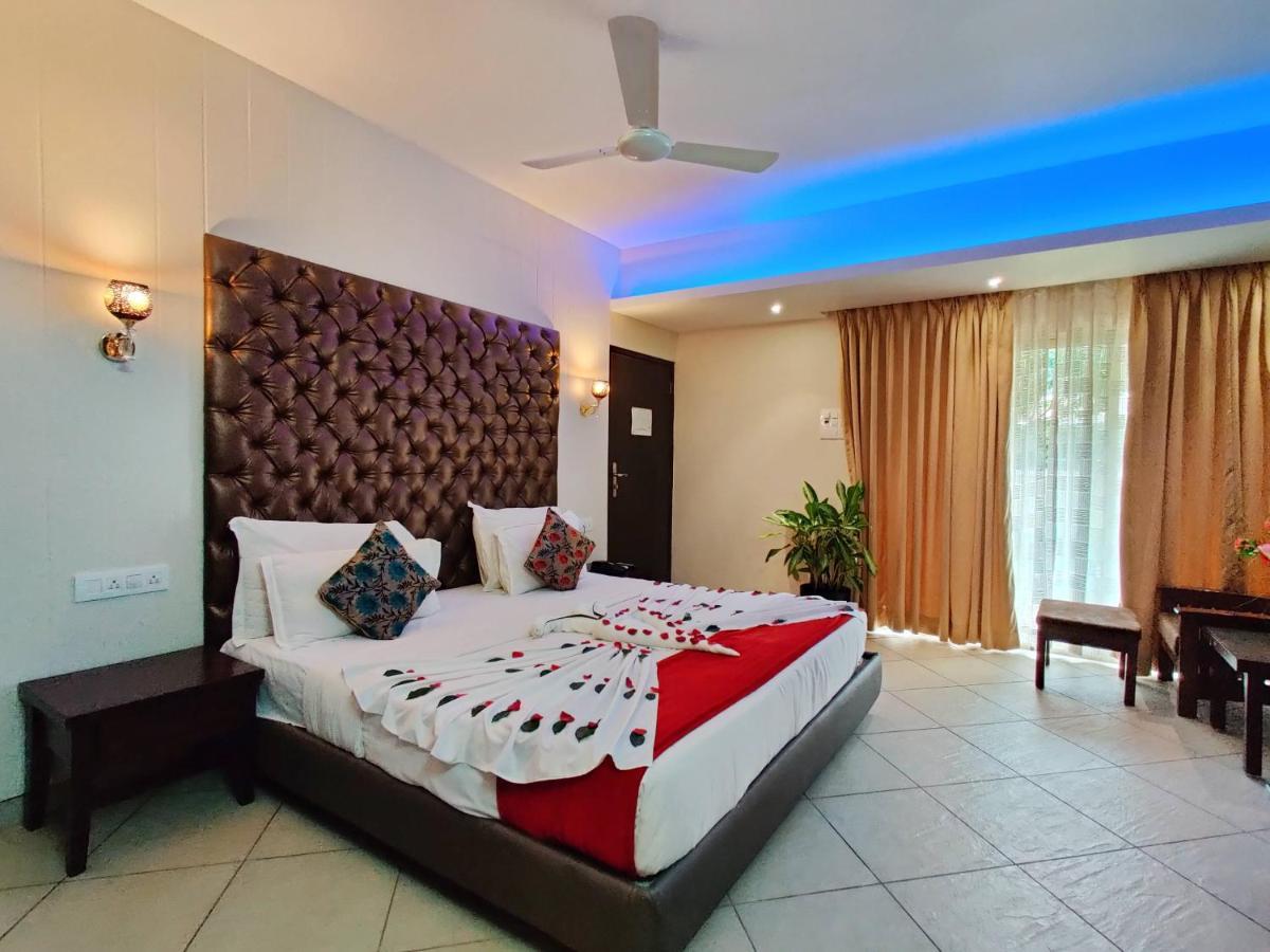 Misty Meadows, Lonavala Hotel Kültér fotó