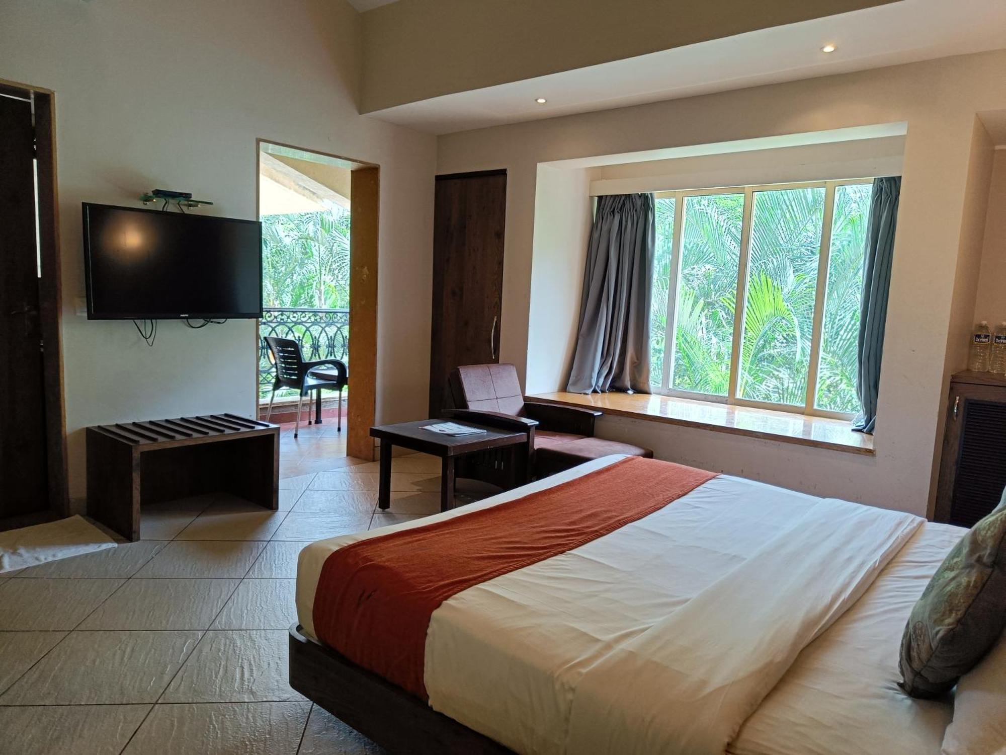 Misty Meadows, Lonavala Hotel Kültér fotó